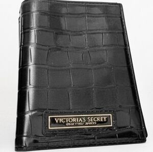 Nip luxury VS midnight blue vegan croc passport cover ysI like